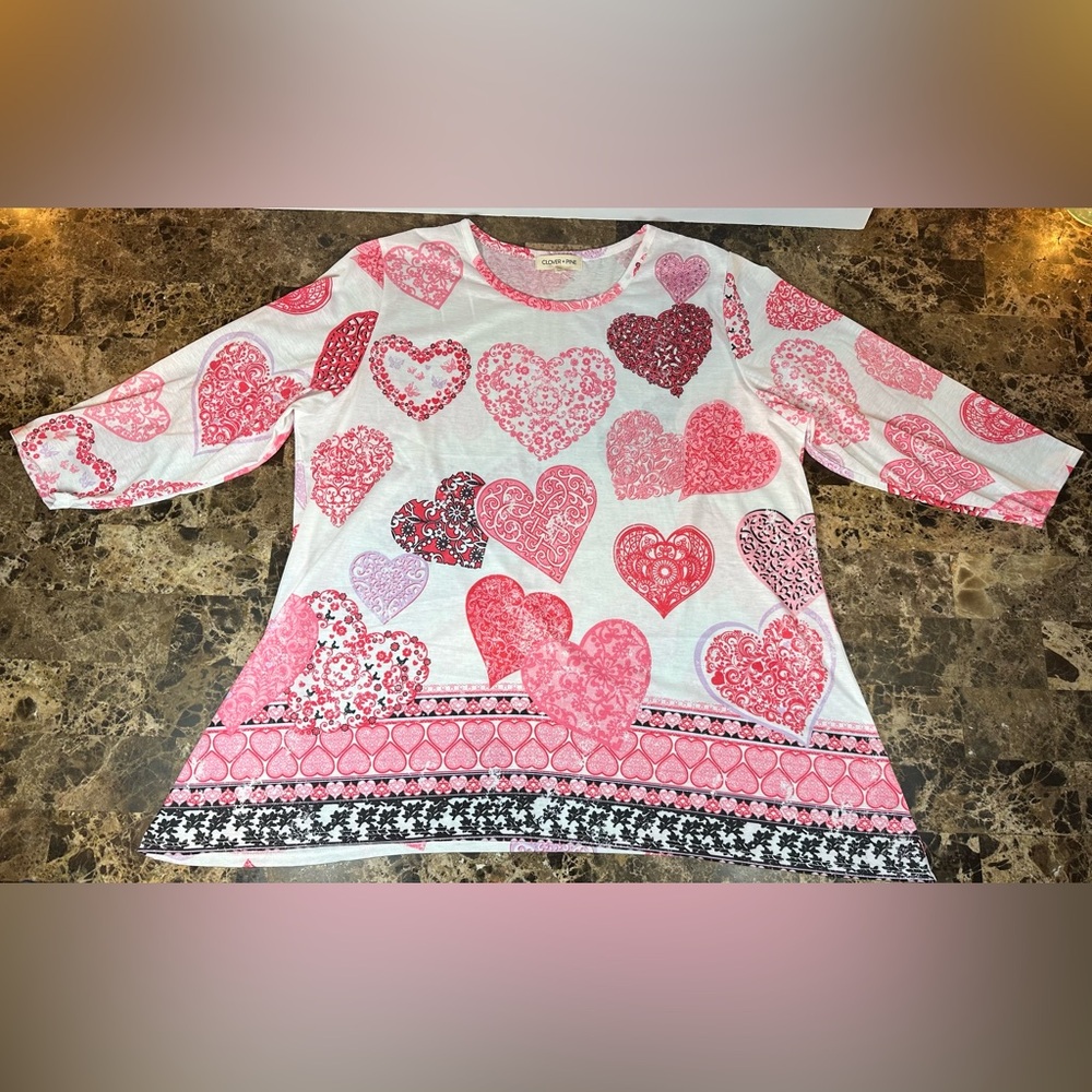 Clover & Pine Heart Patterned Women's Top Shirt Blouse